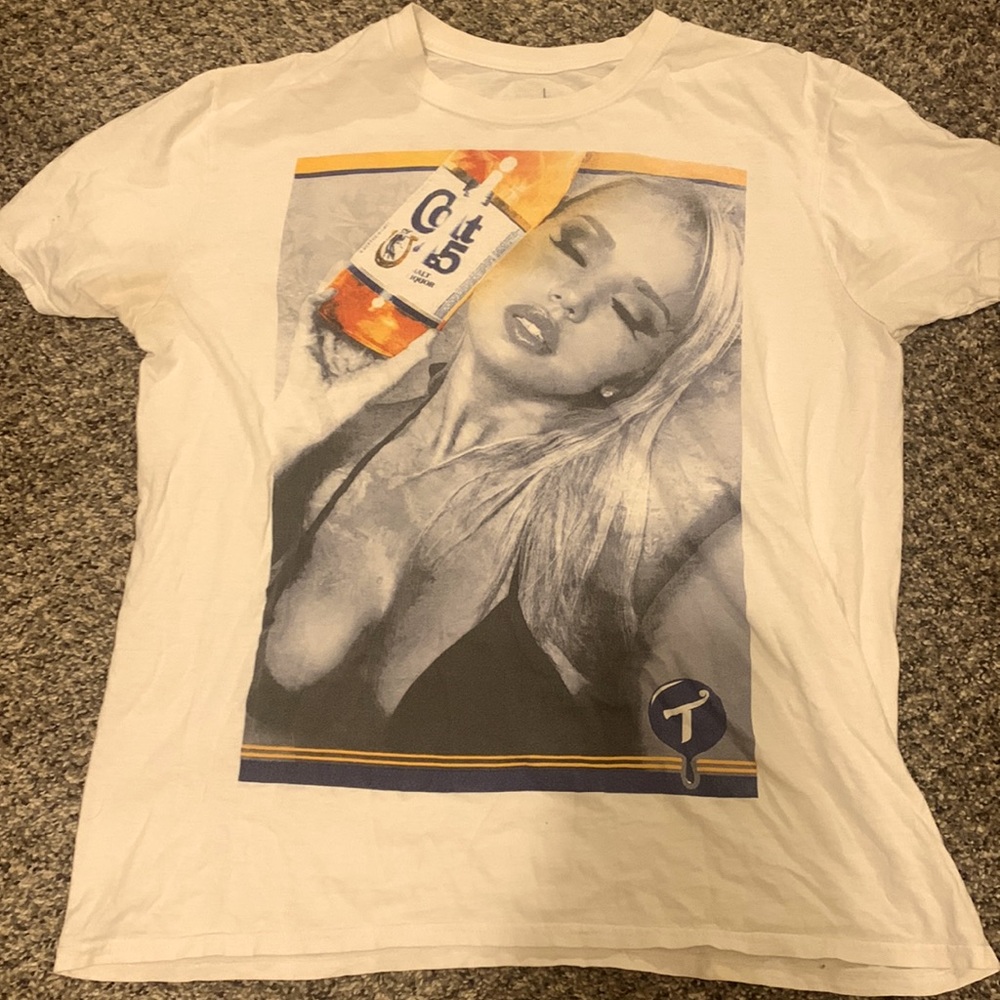Graphic big t